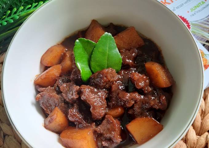 Bagaimana Menyiapkan Semur Daging Anti Gagal