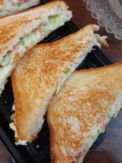 मेयोनेज़ सैंडविच (mayonnaise sandwich recipe in Hindi) रेसिपी मुख्य फोटो