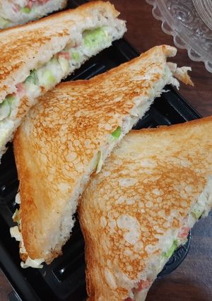 मेयोनेज़ सैंडविच (mayonnaise sandwich recipe in Hindi) रेसिपी मुख्य फोटो