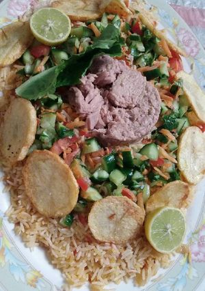 صورة لوصفة أرز برياني مع تونه وبطاطس مقليه مقرمشه