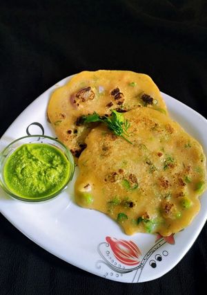 વેજ ચીલા (Veg Chila Recipe in Gujarati) રેસીપી મુખ્ય ફોટો