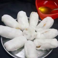 A picture of Stuffed puran rolls.