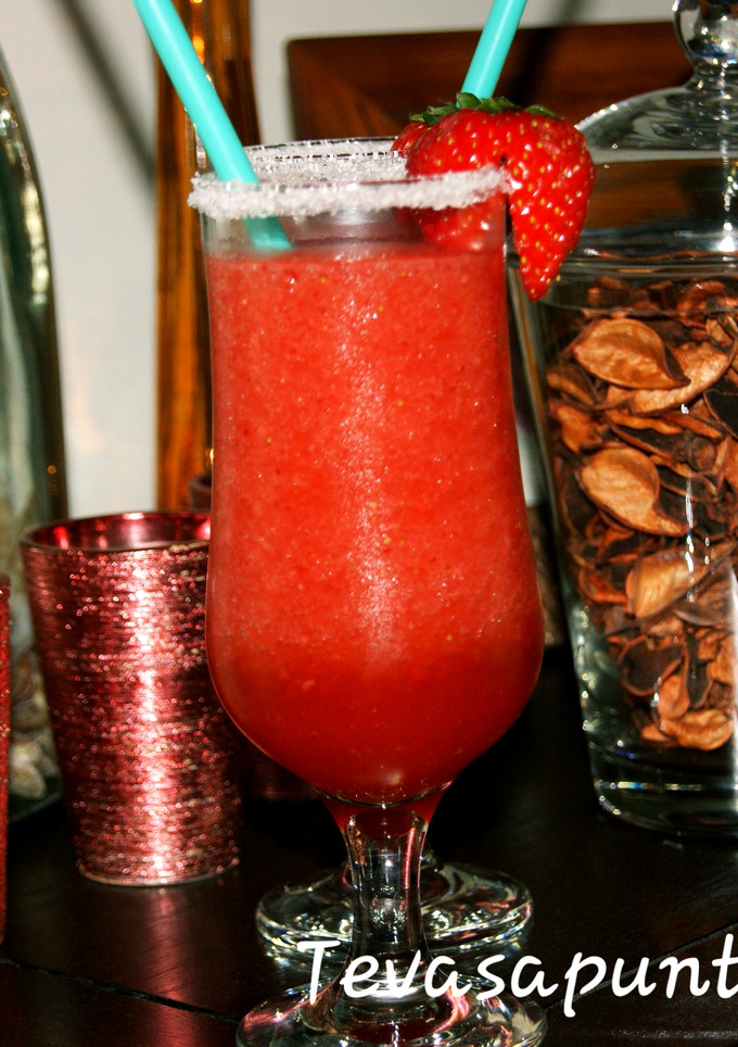Una foto de Daiquiri 🍓🍓🍸