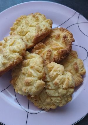 A picture of My four ingredients cookies.