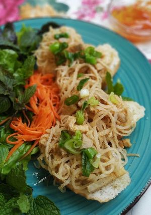 Hình của món Bánh mì hấp nước cốt dừa.