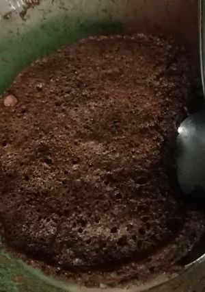 Una foto de Torta de chocolate y avena en el micro