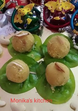 A picture of Besan ladoo.