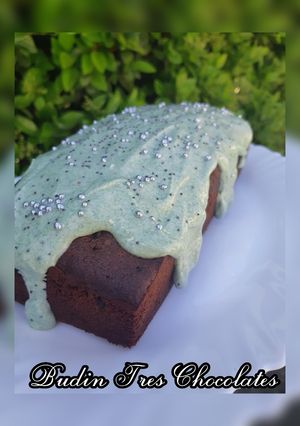 Una foto de Budín Tres Chocolates
