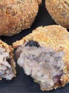 Una foto de Croquetas pollo y champiñones