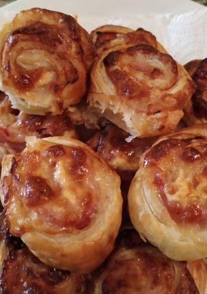 Una foto de Círculo de jamón dulce y queso
