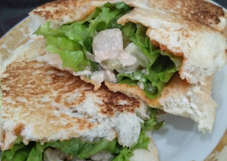 Sandwich tuna mayo