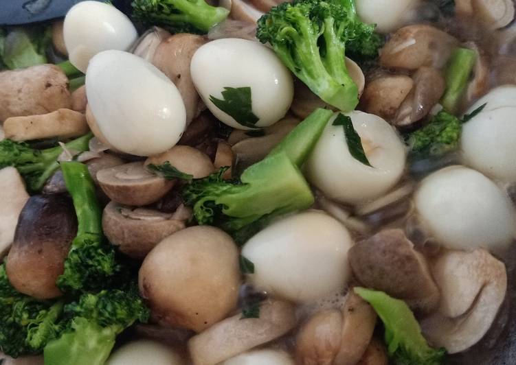 Bahan mengolah Brokoli jamur kancing masak saos tiram yang simpel
