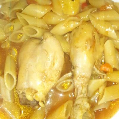 Guiso de pollo con fideos mostachol Receta de Andrea lonne?- Cookpad