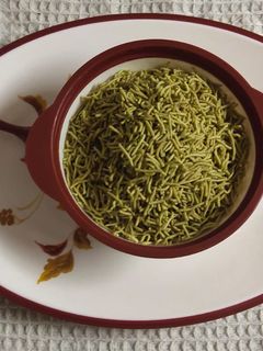 પાલક સેવ (Palak Sev Recipe In Gujarati) રેસીપી મુખ્ય ફોટો