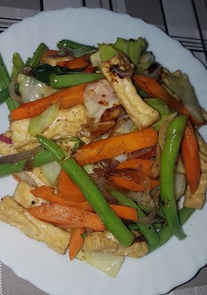 A picture of Vegetable stir fry tofu.