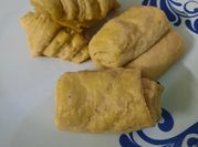 Una foto de croissant relleno de chocolate