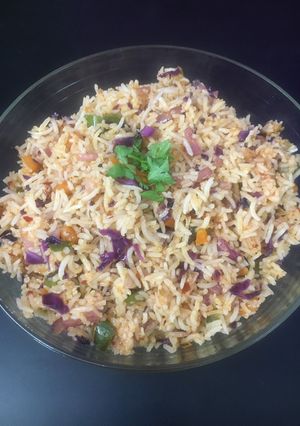 સેઝવાન રાઈસ (Schezwan Rice Recipe in Gujarati) રેસીપી મુખ્ય ફોટો