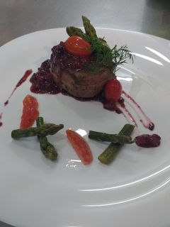Una foto de Medallón de lomo con salsa agridulce