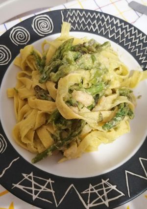 Foto di Pappardelle crema di asparagi e gamberetti