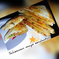 Schezwan mayo sendwitch A picture of Schezwan mayo sendwitch.