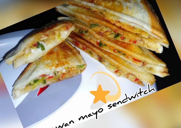 Steps to Prepare Super Quick Homemade Schezwan mayo sendwitch