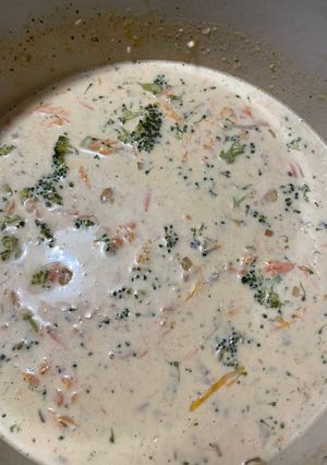 A picture of Broccoli cheddar soup with bacon.