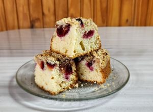 Una foto de 🥧 Torta de Alemana de Ciruelas (Pflaumen Streuselkuchen) - Kuchen de ciruelas frescas 🥧 sin amasar