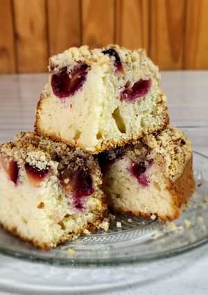 Una foto de 🥧 Torta de Alemana de Ciruelas (Pflaumen Streuselkuchen) - Kuchen de ciruelas frescas 🥧 sin amasar