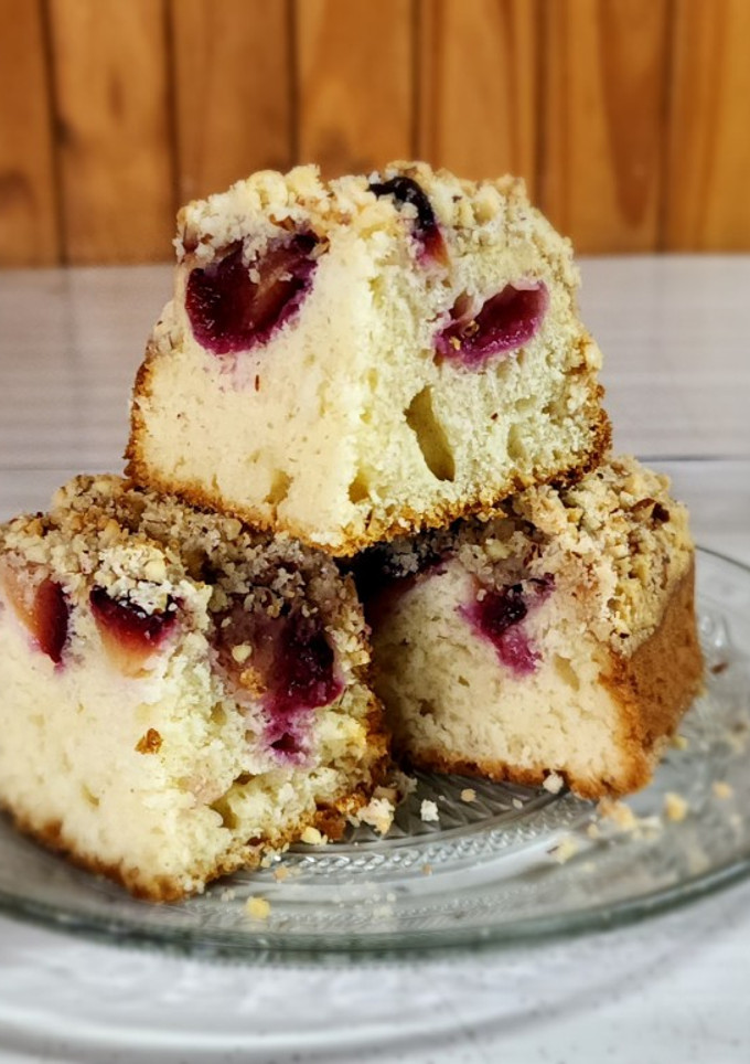 Una foto de 🥧 Torta de Alemana de Ciruelas (Pflaumen Streuselkuchen) - Kuchen de ciruelas frescas 🥧 sin amasar