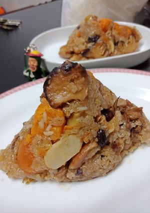 รูปของ ข้าวเหนียวหม้ออบทรงเครื่อง (บ๊ะจ่าง)