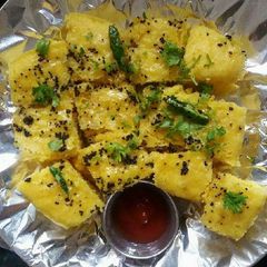 A picture of Khaman dhokla.