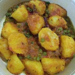 A picture of Dum aloo.