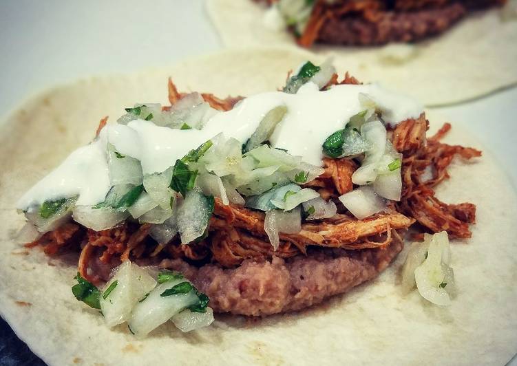 How to Prepare Super Quick Homemade Chicken Tinga Tacos