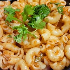 A picture of Jhatpat red sauce macaroni.