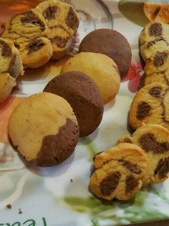 A picture of Leopard cookies.