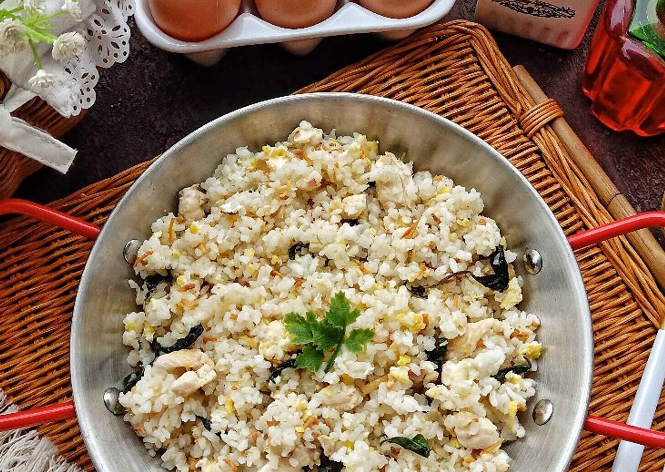 Langkah Mudah untuk Menyiapkan Nasi Goreng Ayam Teri Kemangi, Sempurna