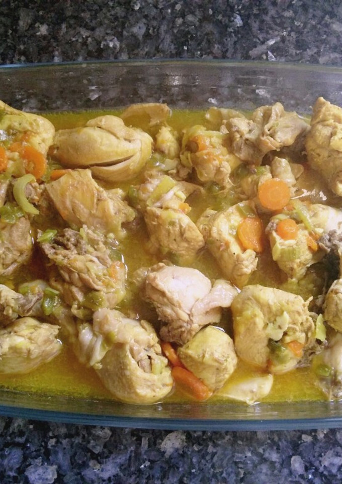 Una foto de Pollo en salsa