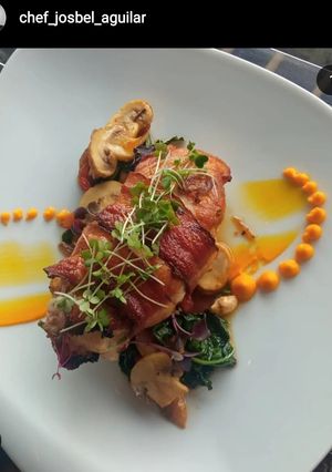 Una foto de Pollo primavera