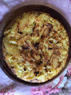 Una foto de Tortilla de papa y cebolla