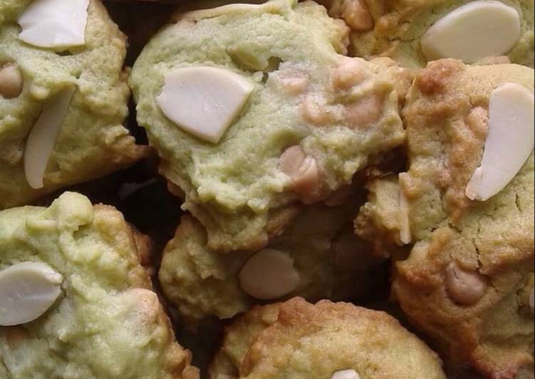 Greentea almond cookies