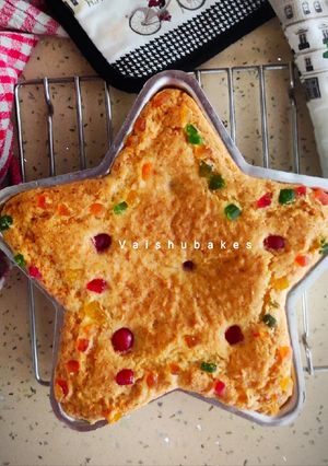 A picture of Tutti fruity Star Cake.