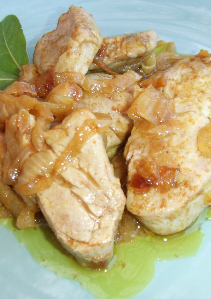 Una foto de Solomillo de cerdo al curry con cebolla caramelizada sin azúcar