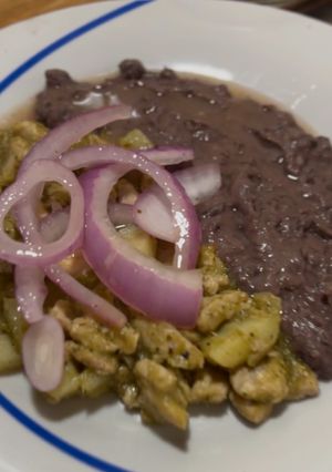 A picture of Pork in Tomatillo Green Sauce.