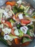 Tom Yam Putih Jernih Seafood & Nanas