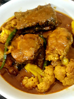 ফুলকপি আলুর রুই ঝোল (phulkopi alur rui jhol recipe in bengali) রেসিপির প্রধান ছবি