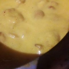 A picture of Kadi pakoda.