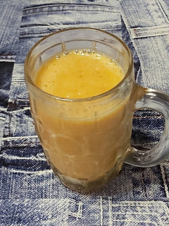 Una foto de Licuado de sandía, plátano y naranja