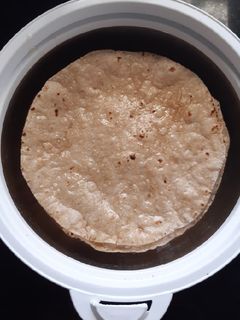 ફુલકા રોટી (Fulka Roti Recipe In Gujarati) રેસીપી મુખ્ય ફોટો