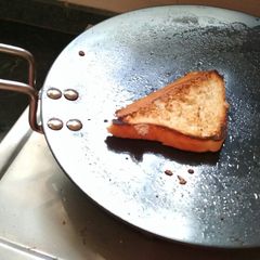 A picture of Egg toast.
