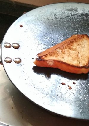 A picture of Egg toast.